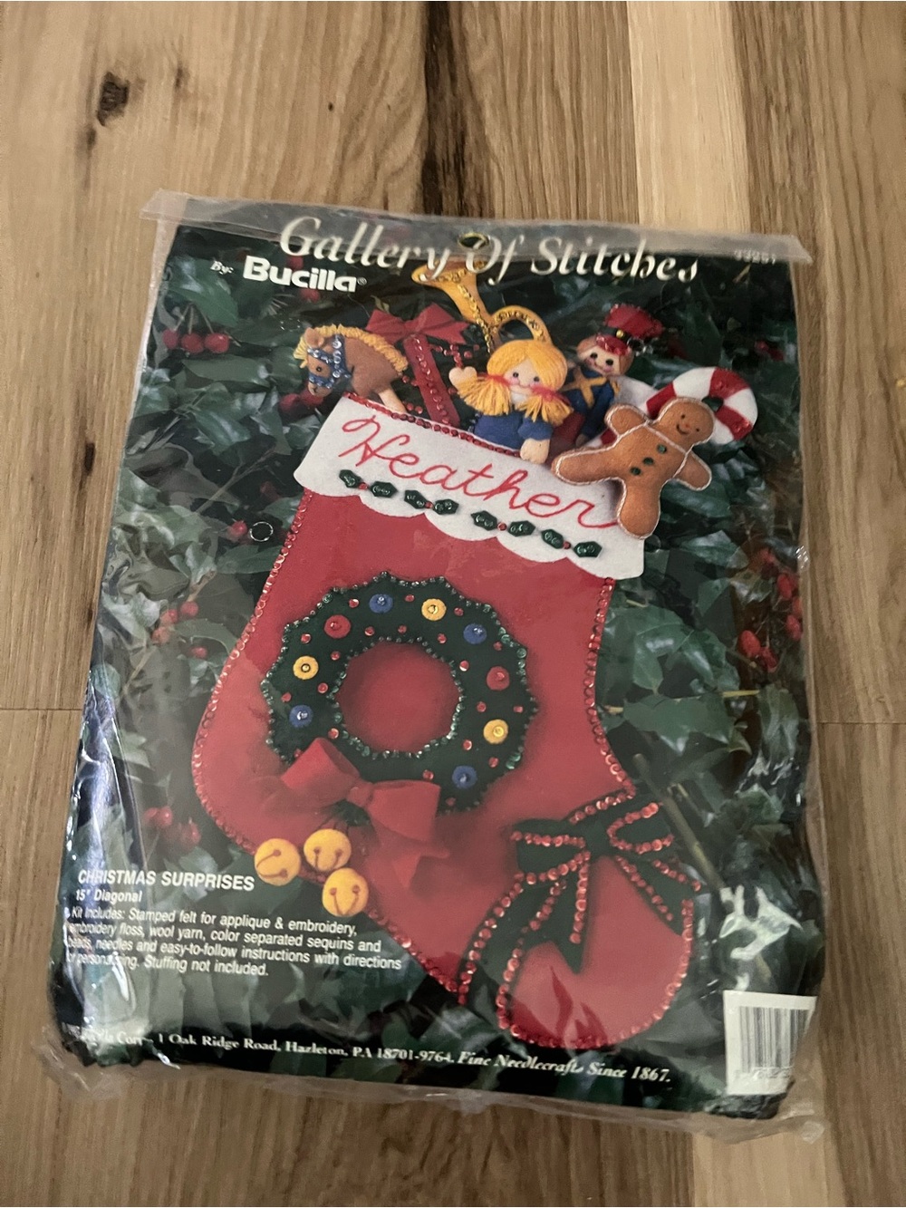 VTG Bucilla Gallery of Stitches 1993 Christmas Surprises Felt Stocking Kit NEW